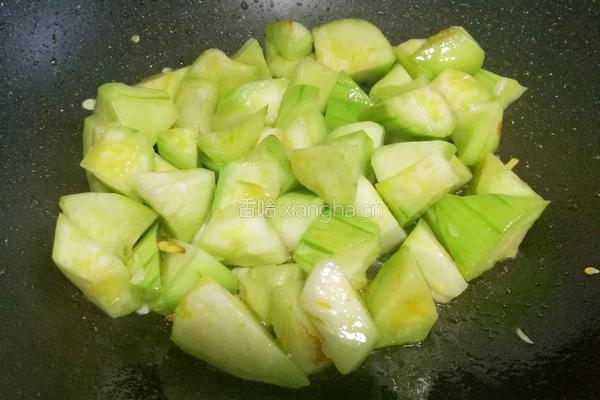 丝瓜木耳菌菇汤的做法图解5