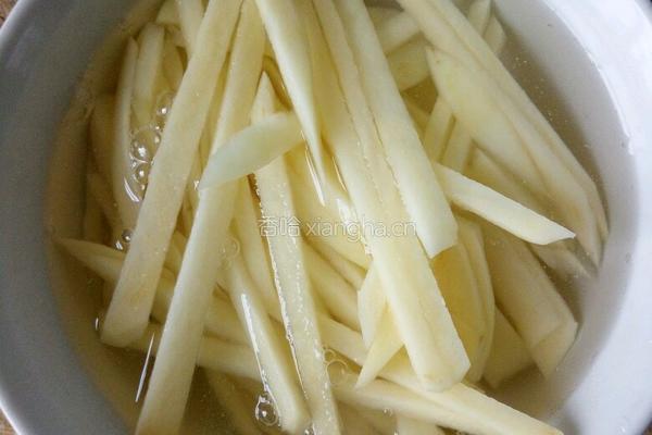 酸辣土豆丝的做法图解1