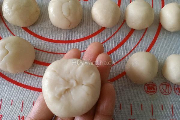 蛋黄酥的做法图解17