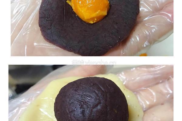 广式豆沙蛋黄月饼的做法图解7
