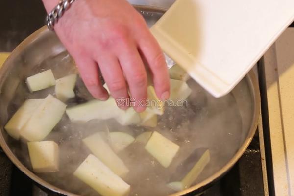 橙香新西兰牛腩配蒜香茄子的做法图解4
