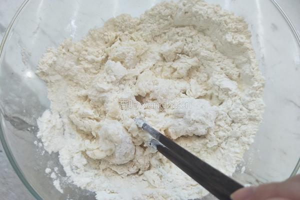一口就掉酥的榨菜鲜肉月饼的做法图解2