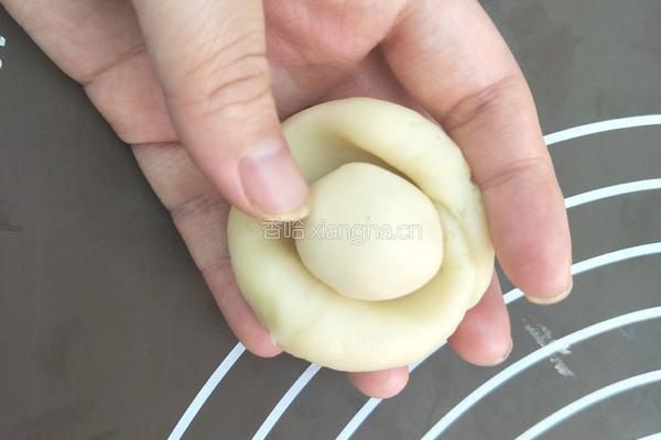 一口就掉酥的榨菜鲜肉月饼的做法图解9