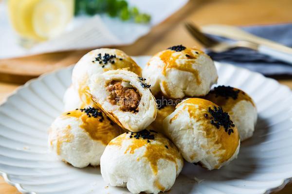 一口就掉酥的榨菜鲜肉月饼的做法图解16