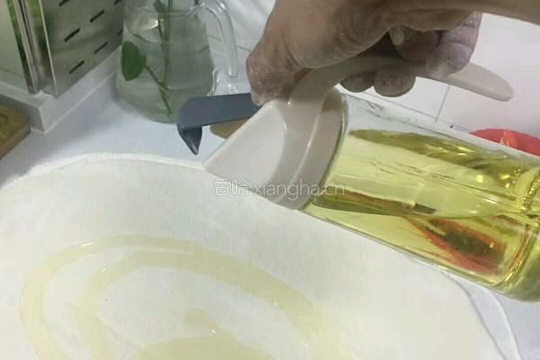 椒盐油饼的做法图解3