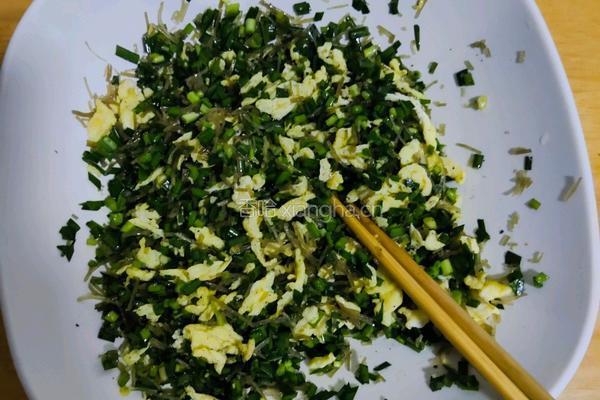 韭菜鸡蛋水饺的做法图解4