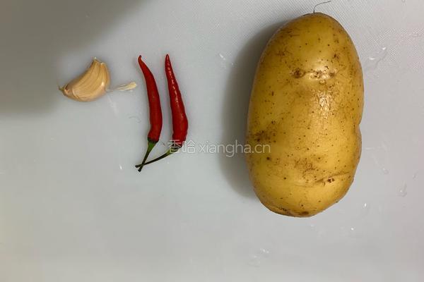 酸辣土豆丝的做法图解1