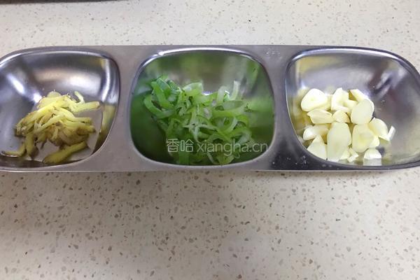 肥牛炒西红柿粉丝的做法图解1