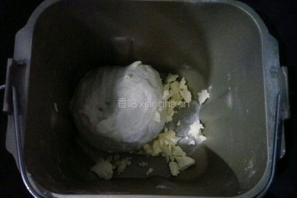 超柔软牛奶切块面包的做法图解3