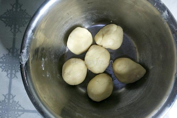 广式豆沙月饼的做法图解6