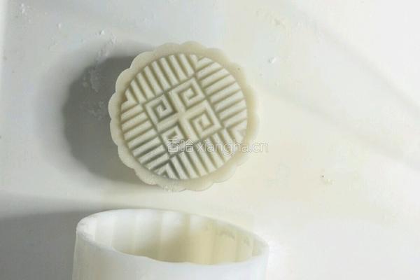 广式豆沙月饼的做法图解10