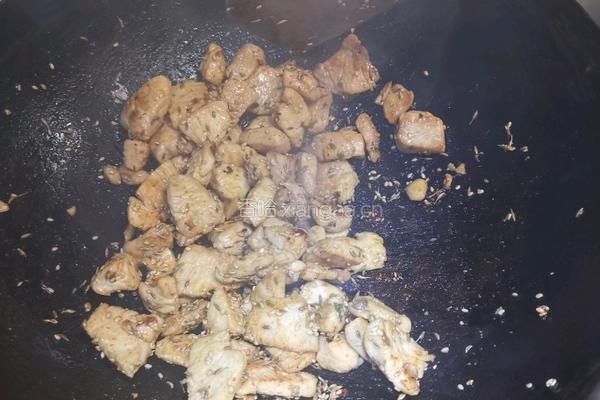 孜然鸡胸肉粒的做法图解5
