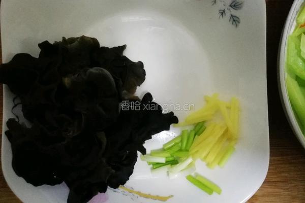 四色小炒的做法图解3