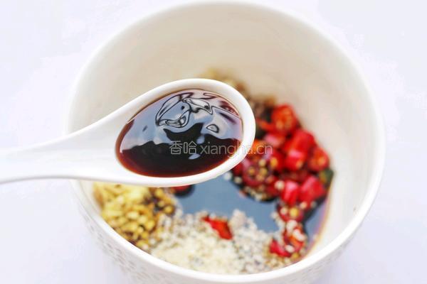 凉拌香辣藕片的做法图解6