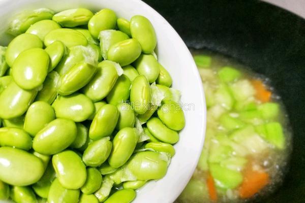 丝瓜毛豆虾米汤的做法图解9