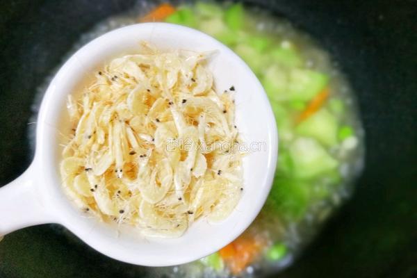 丝瓜毛豆虾米汤的做法图解10