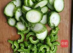 双瓜豆皮鸡蛋的做法图解1
