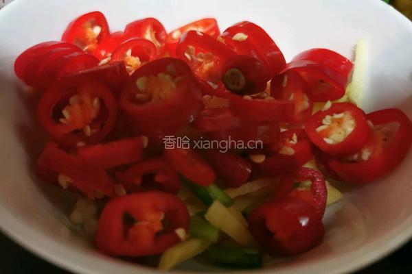 香辣鸡爪的做法图解1