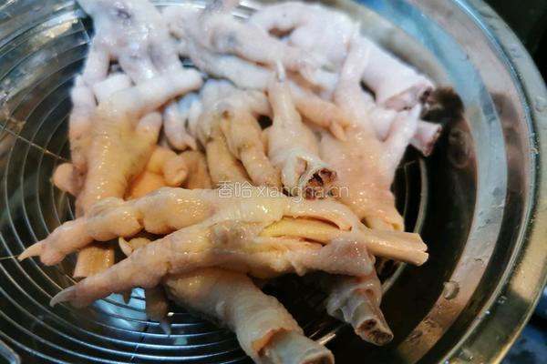 香辣鸡爪的做法图解2