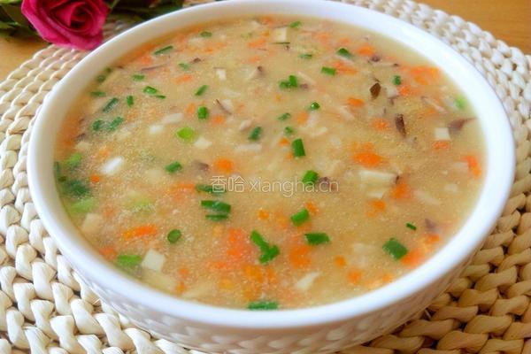 香菇胡萝卜鸡肉粥的做法图解1