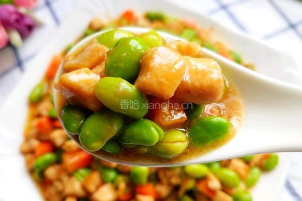 毛豆米炒鸡丁的做法图解2