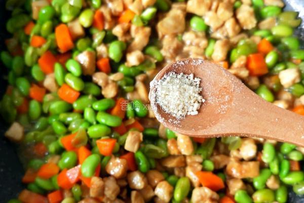 毛豆米炒鸡丁的做法图解13