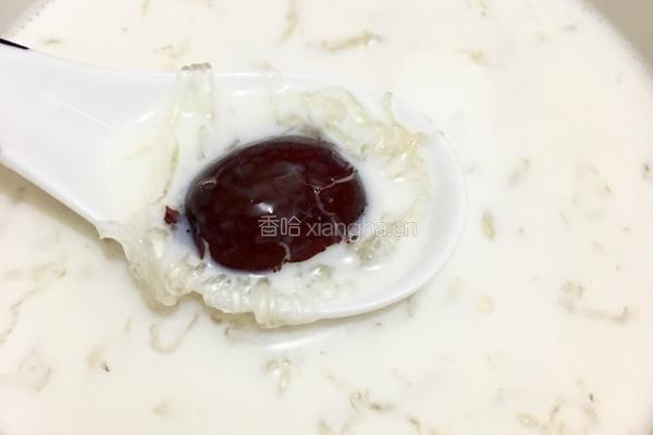 牛奶红枣燕窝