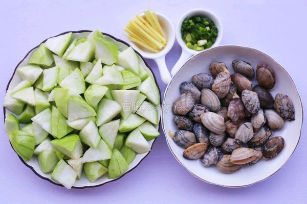 丝瓜花甲汤的做法图解2