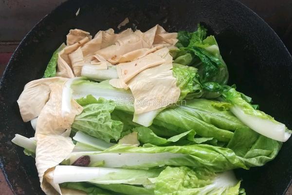 小白菜炒豆筋的做法图解4