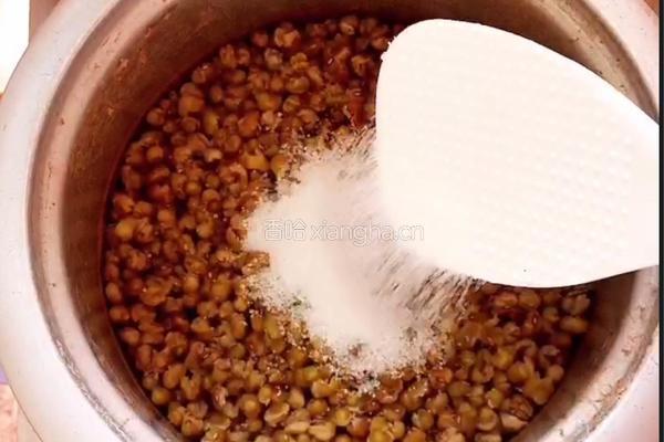 紫米绿豆芝麻球的做法图解4