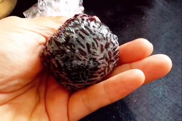 紫米绿豆芝麻球的做法图解6