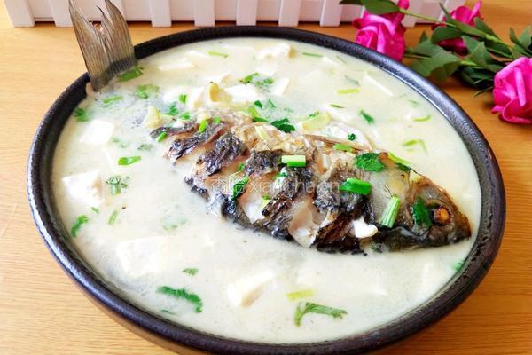 鲫鱼豆腐汤的做法图解15