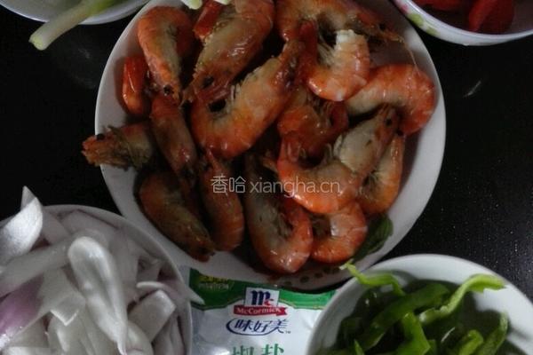 椒盐大头虾的做法图解4