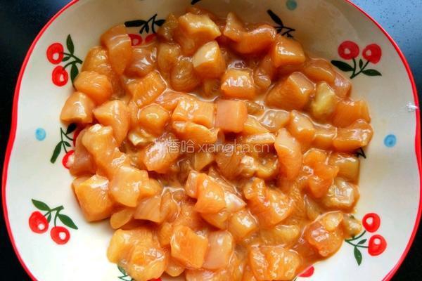 杏鲍菇炒鸡丁的做法图解7