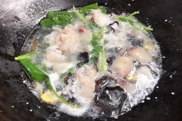 青菜鱼片汤的做法图解8
