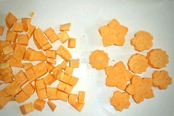 红薯糯米花生粥的做法图解1