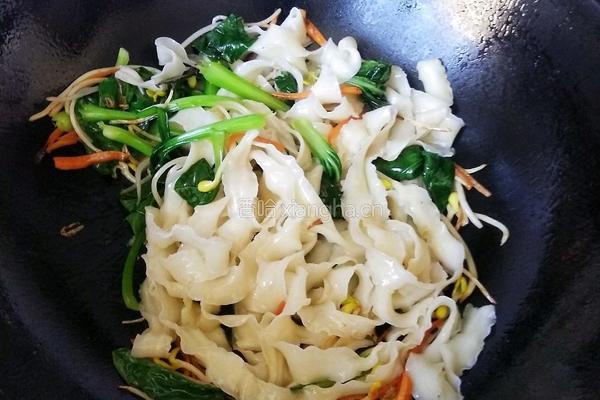 炒刀削面的做法图解8