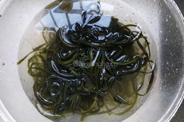 炒海带丝的做法图解1