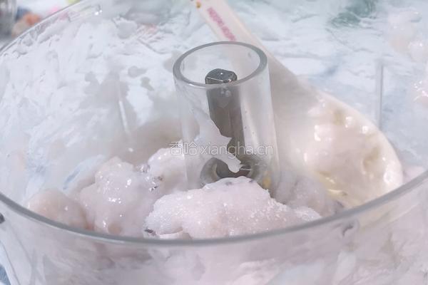 宝宝辅食 鲜嫩鱿鱼丸的做法图解4
