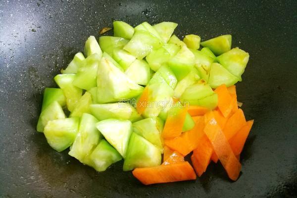 丝瓜豆腐木耳汤的做法图解5