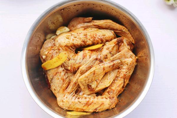 电饭煲鸭翅的做法图解8