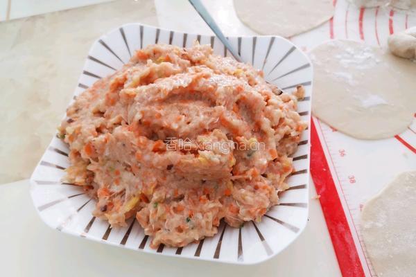 猪肉莲藕胡萝卜饺子的做法图解4