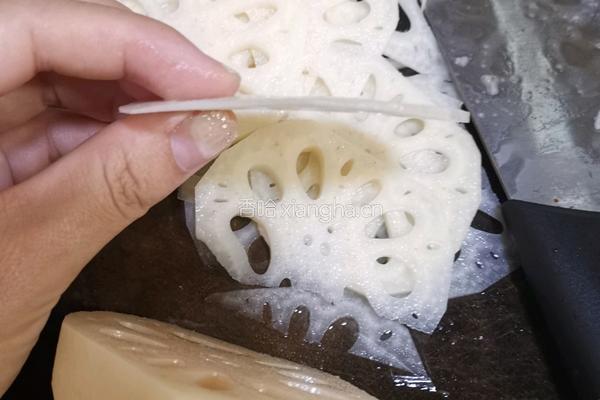 凉拌莲藕的做法图解1