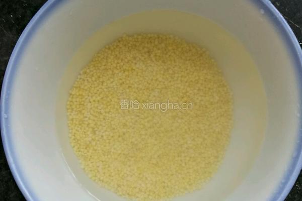 超香粉香芋小米香排骨的做法图解1