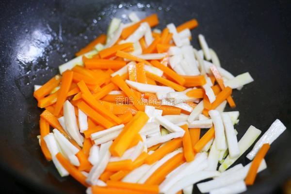 杏鲍菇炒胡萝卜的做法图解6