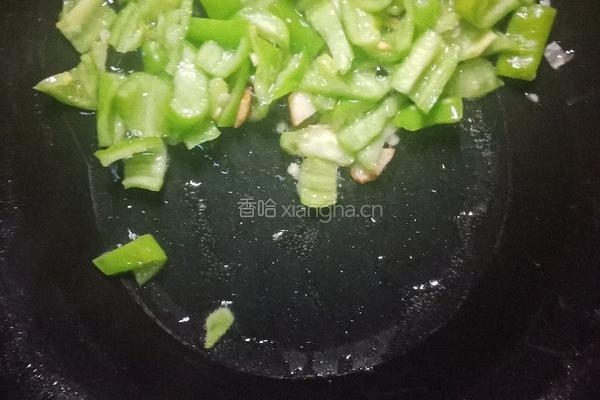 茄子炒尖椒的做法图解4