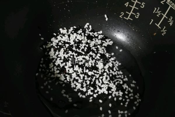 红薯黑米粥的做法图解4