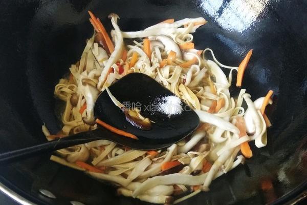 菌菇炒杂菜的做法图解6