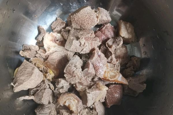 土豆胡萝卜洋葱炖牛腩的做法图解5