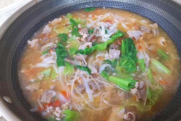 猪杂汤河粉的做法图解1